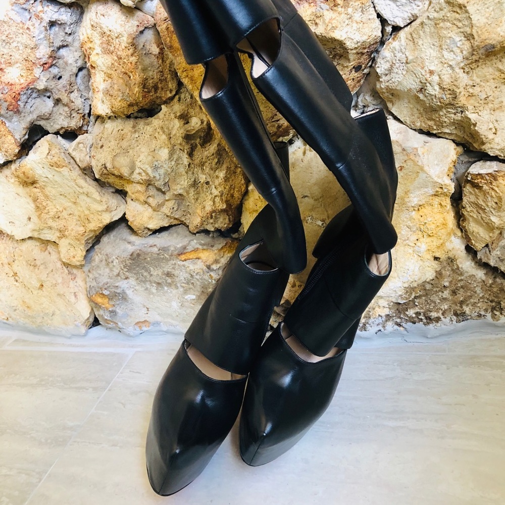 CHRISTIAN LOUBOUTIN CUTOUT PLATFORMS - Picture 3 of 17